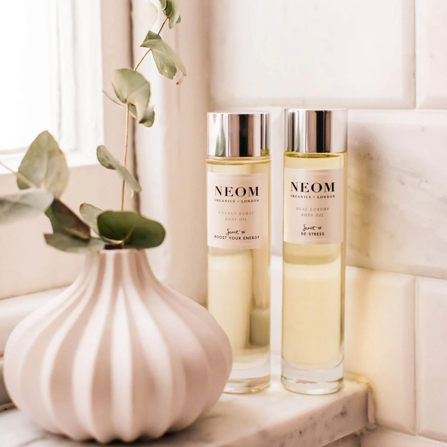 NEOM Organics Real Luxury De-Stress Body Oil 100ml 6 NEOM Organics Real Luxury De-Stress Body Oil 100ml - Image 4