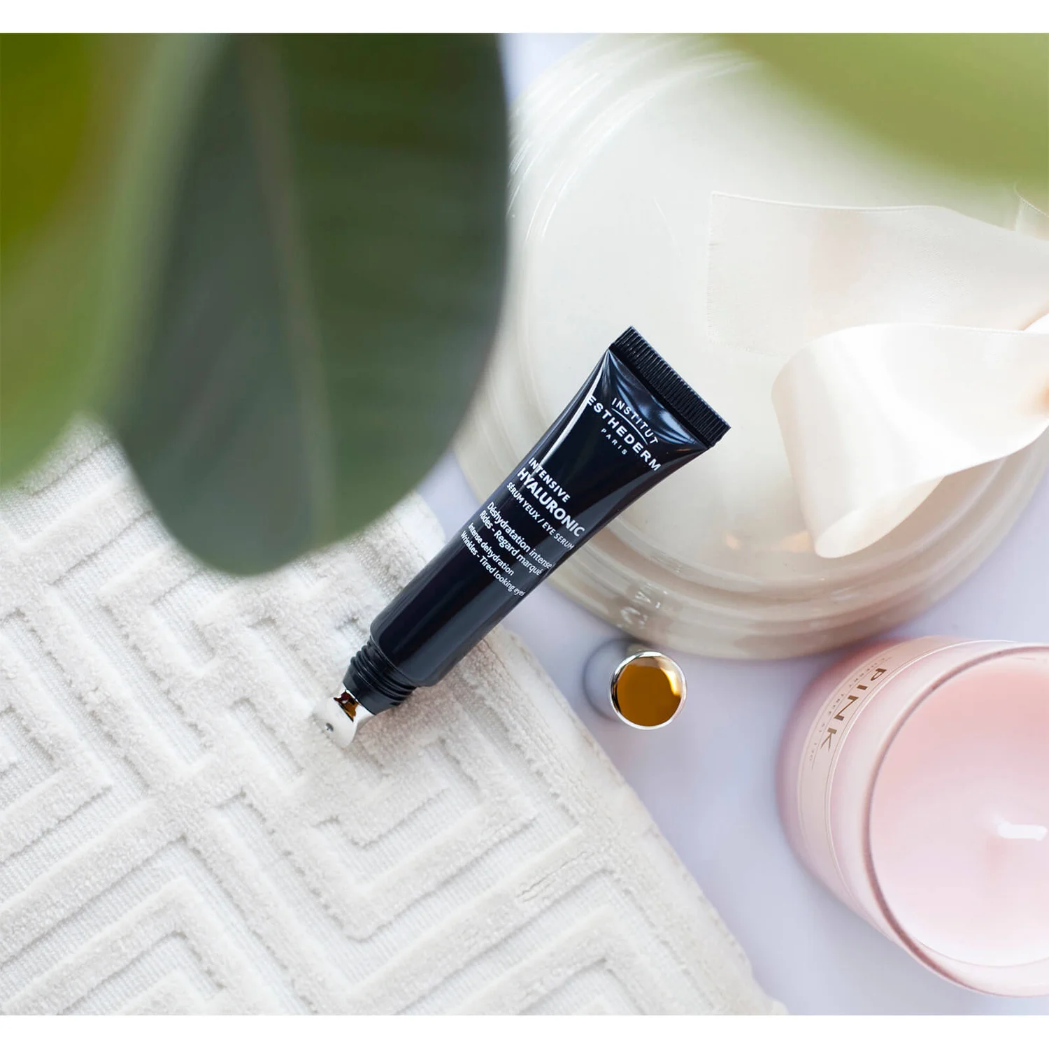 Institut Esthederm Intensive Hyaluronic Acid Eye Contour Serum 15ml 5 Institut Esthederm Intensive Hyaluronic Acid Eye Contour Serum 15ml - Image 3