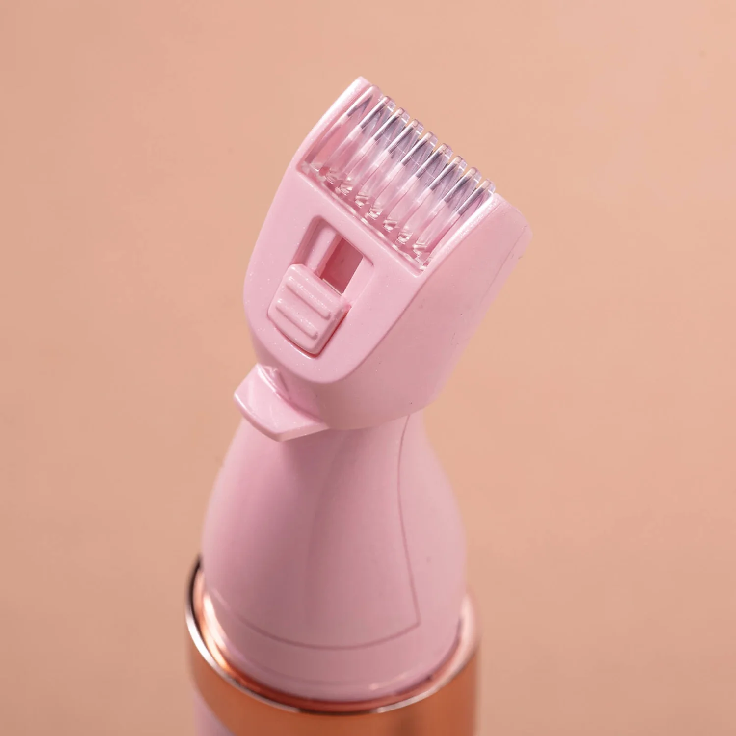 MAGNITONE London FuzzOff 3-in-1 Trimmer - Pink 7 MAGNITONE London FuzzOff 3-in-1 Trimmer - Pink - Image 5