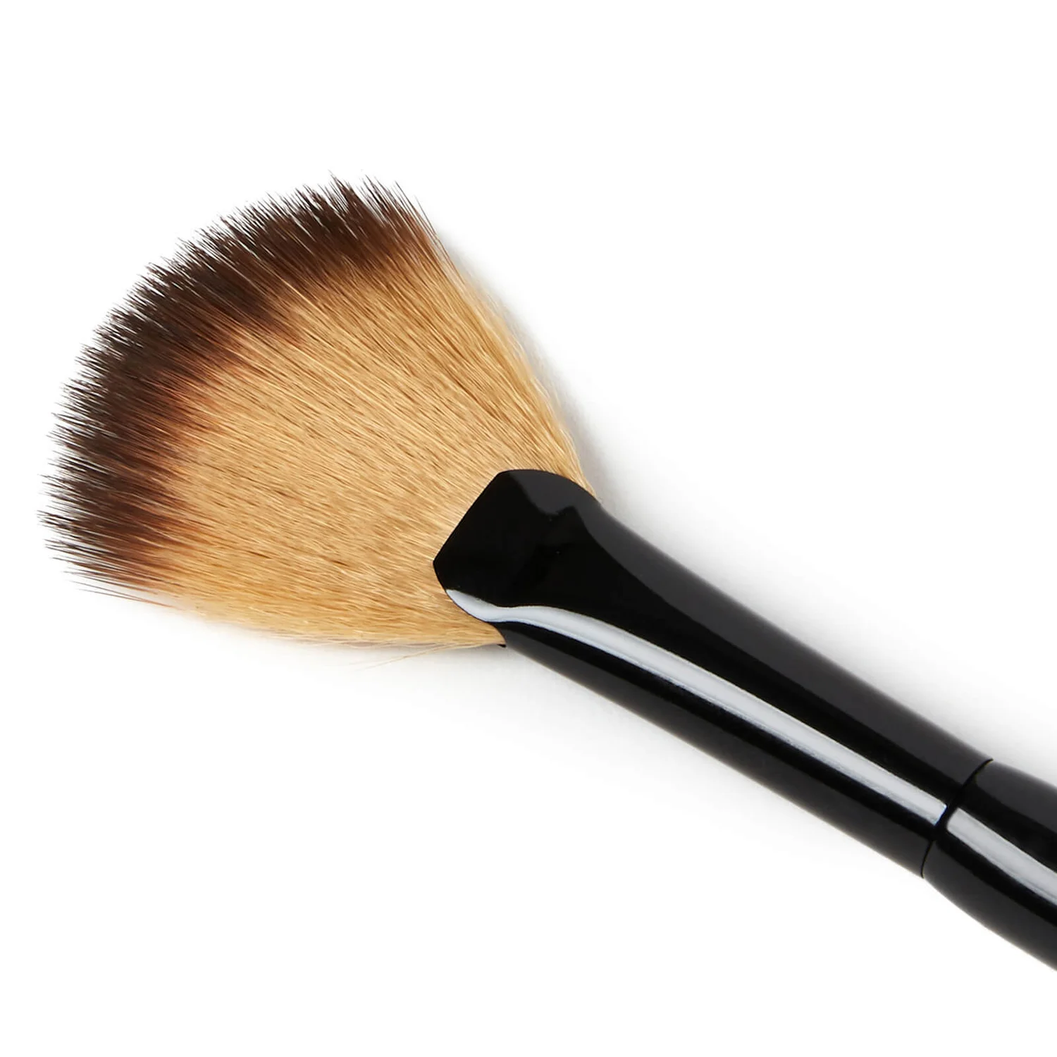 Illamasqua Highlighter Brush 5 Illamasqua Highlighter Brush - Image 3