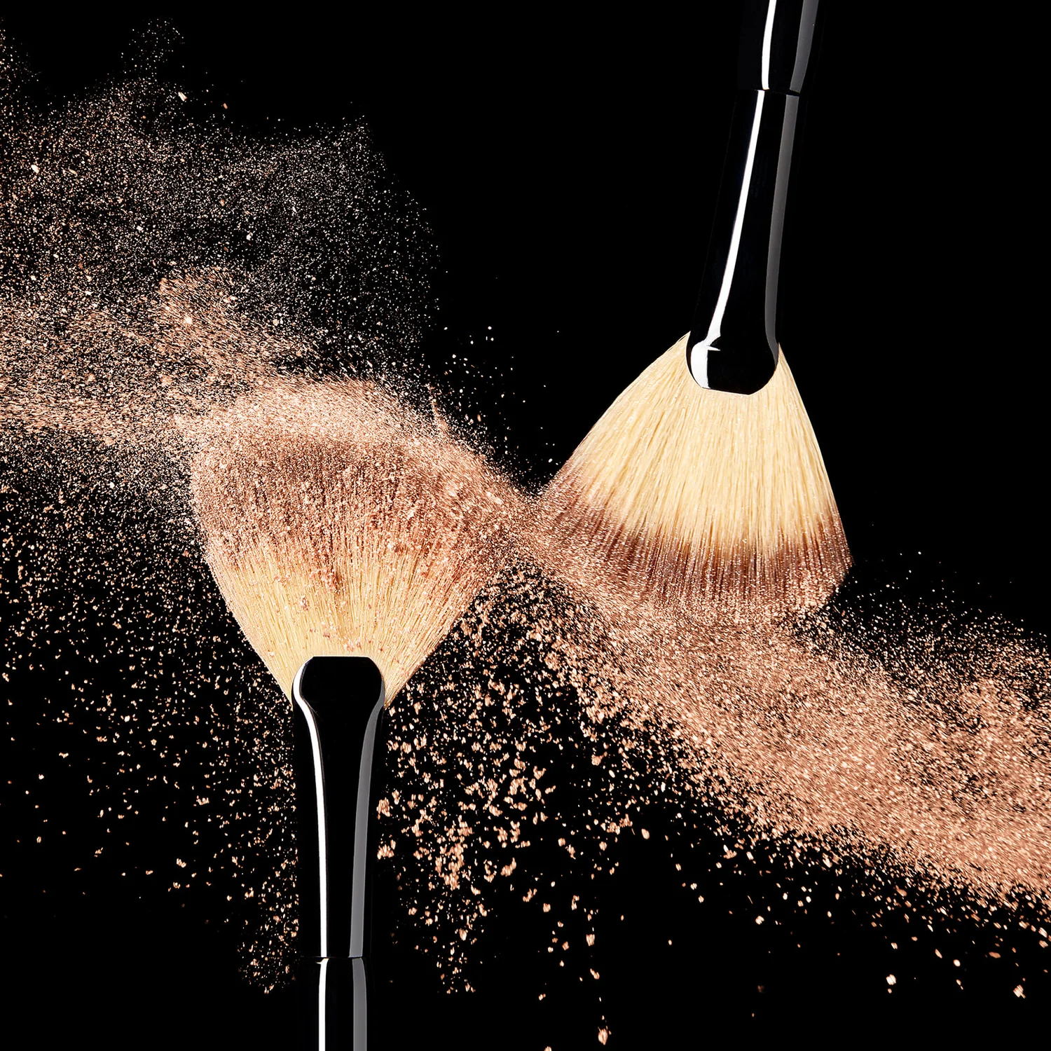 Illamasqua Highlighter Brush 6 Illamasqua Highlighter Brush - Image 4