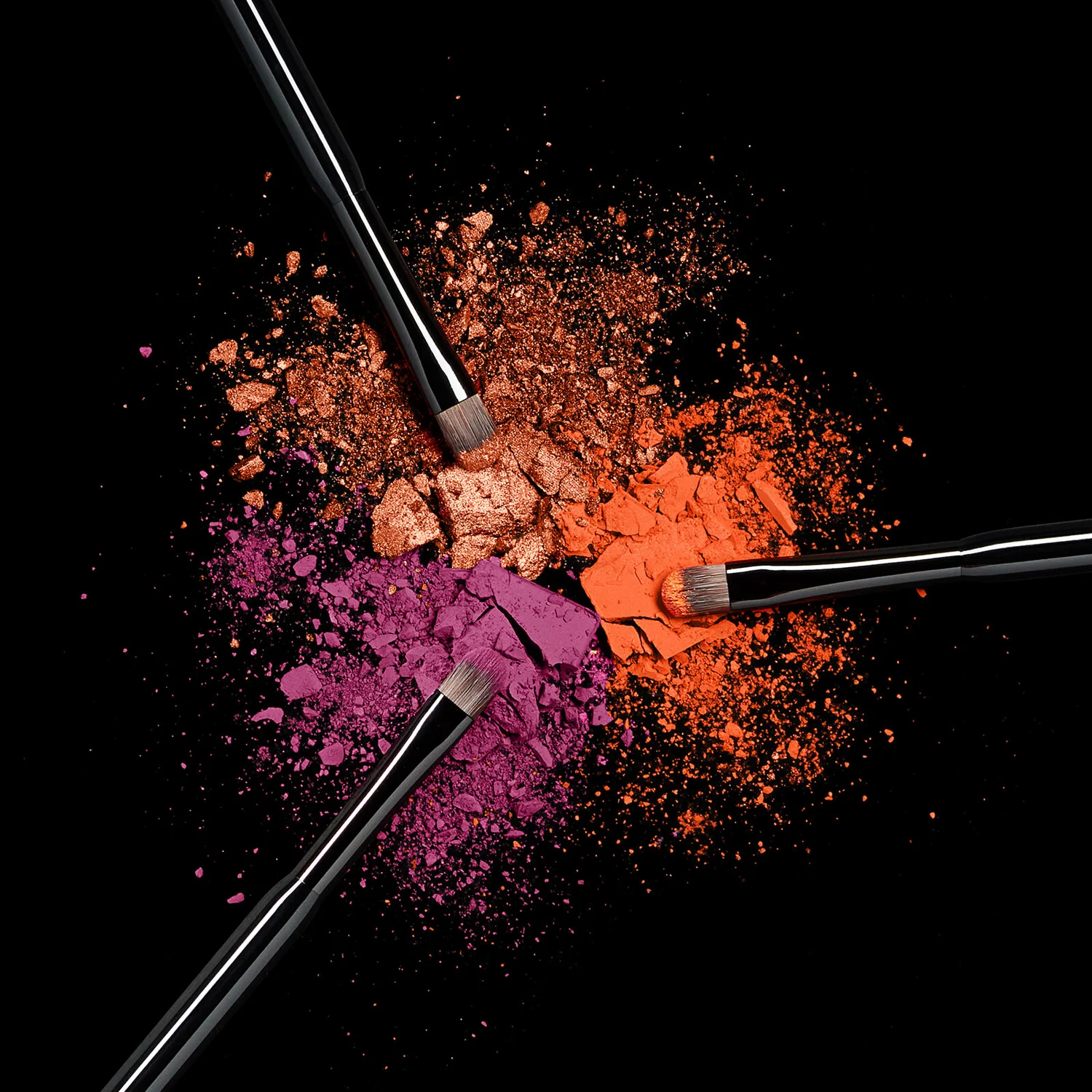 Illamasqua Small Eyeshadow Brush 6 Illamasqua Small Eyeshadow Brush - Image 4